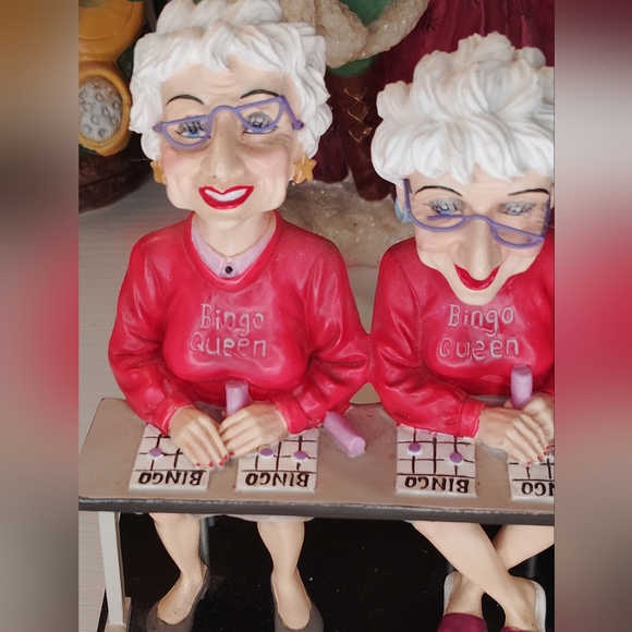 Bingo Queen Figurines with Red Sweaters - Picture 5 of 11